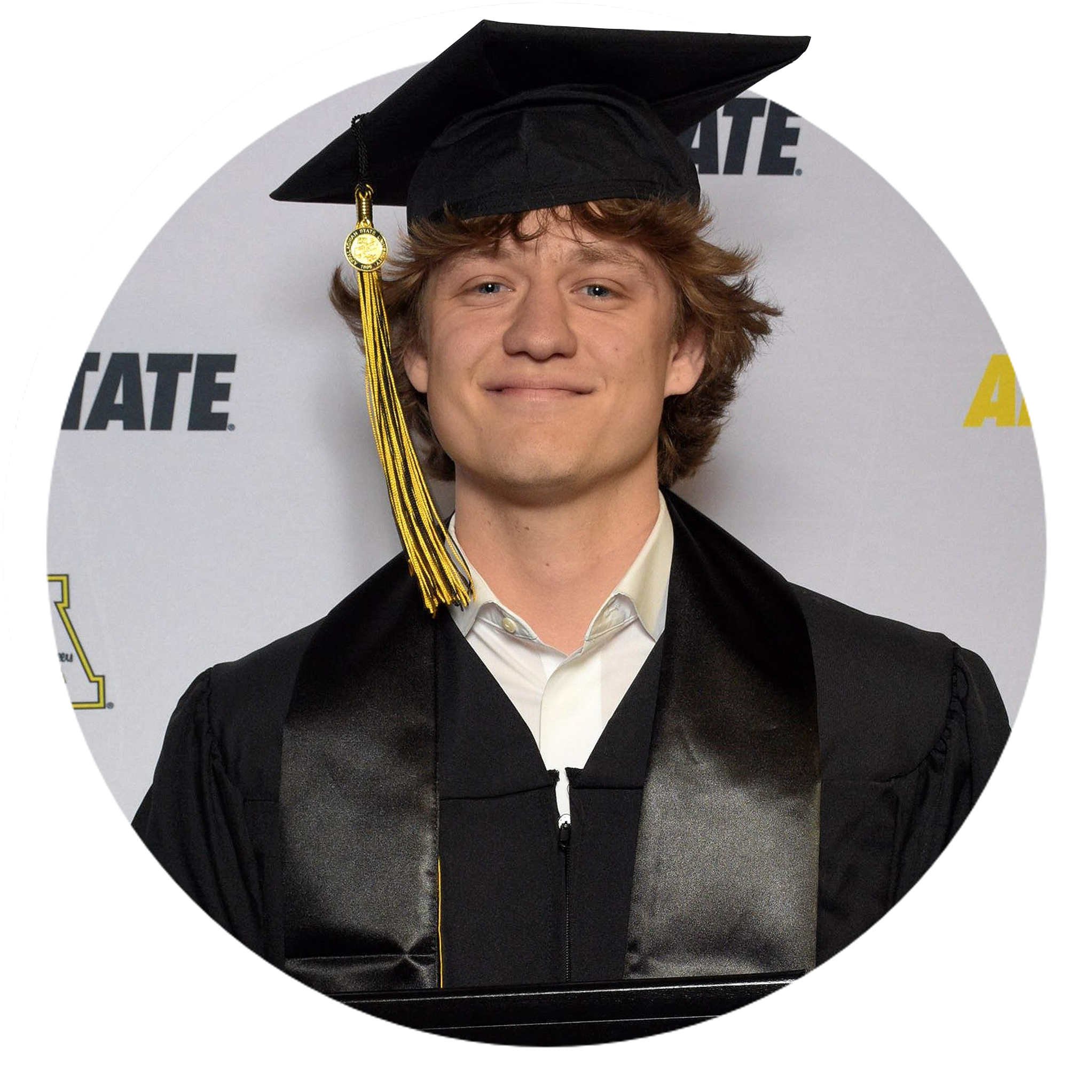Evan Zottl headshot